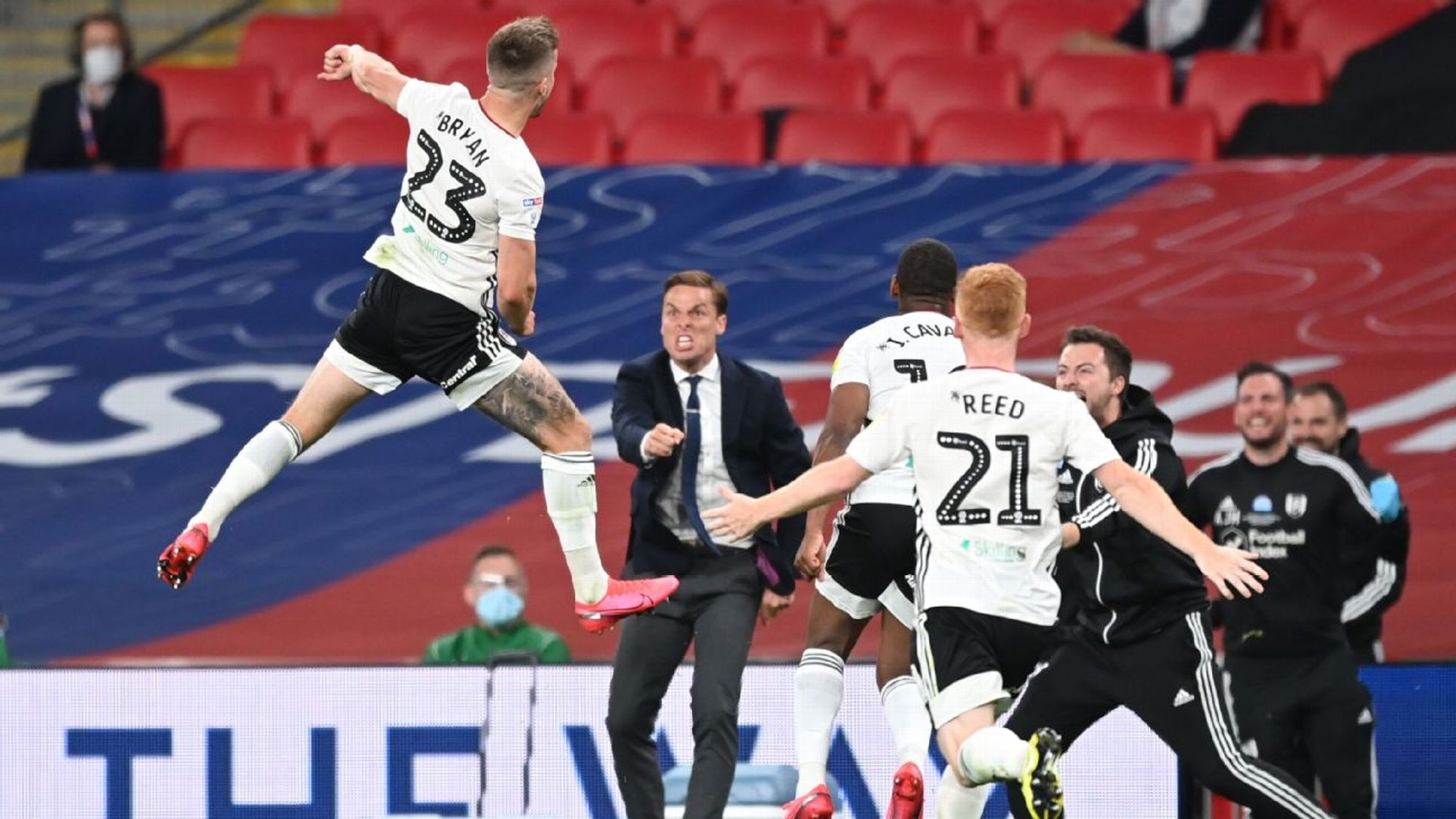 的表现充满 的表现充满